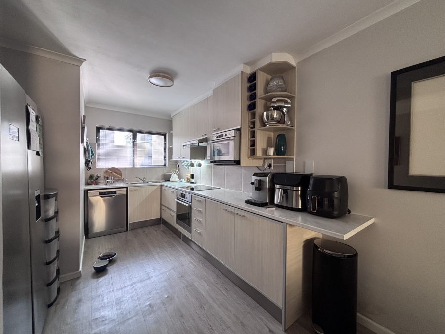 To Let 2 Bedroom Property for Rent in Parklands Western Cape